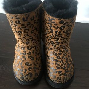 Kid’s leopard ugg boots